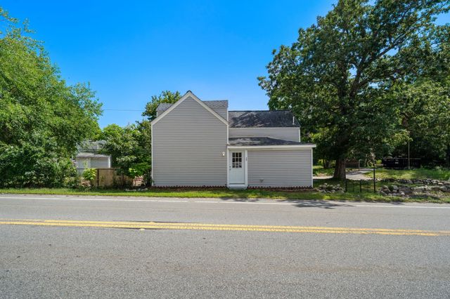 29 Sandwich Rd, Wareham, MA 02571