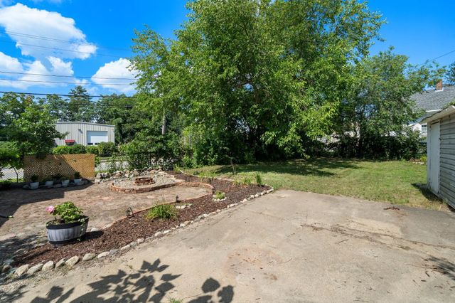 29 Sandwich Rd, Wareham, MA 02571
