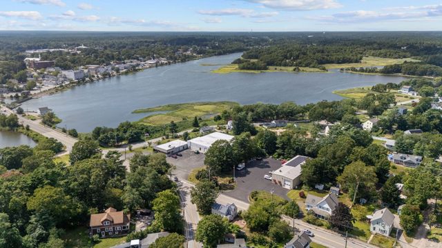29 Sandwich Rd, Wareham, MA 02571