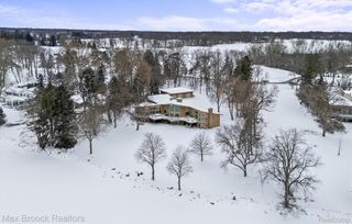 3333 W Shore Drive, Orchard Lake Village, MI 48324