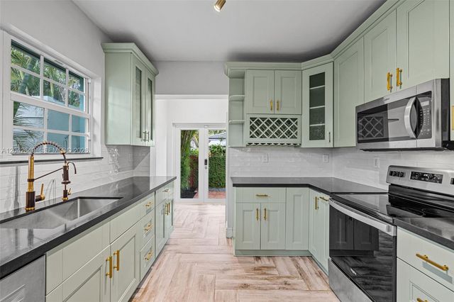 1209 La Mancha Avenue, Coral Gables, FL 33134