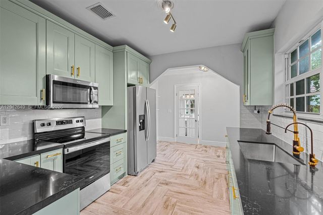 1209 La Mancha Avenue, Coral Gables, FL 33134