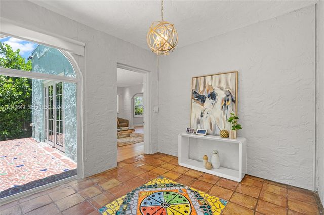 1209 La Mancha Avenue, Coral Gables, FL 33134