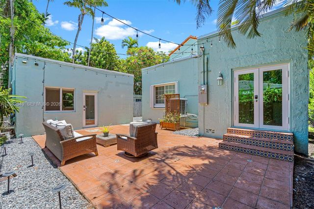 1209 La Mancha Avenue, Coral Gables, FL 33134