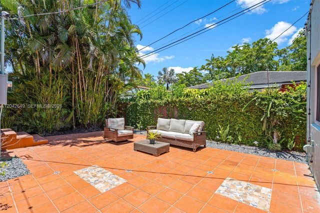 1209 La Mancha Avenue, Coral Gables, FL 33134