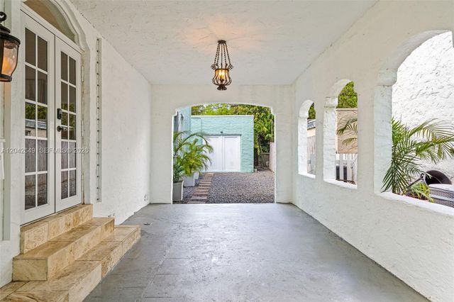 1209 La Mancha Avenue, Coral Gables, FL 33134