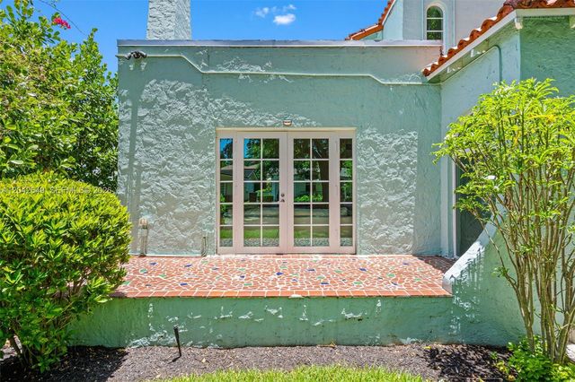 1209 La Mancha Avenue, Coral Gables, FL 33134