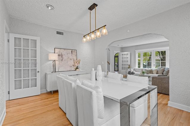 1209 La Mancha Avenue, Coral Gables, FL 33134
