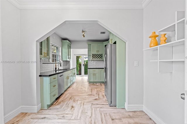 1209 La Mancha Avenue, Coral Gables, FL 33134