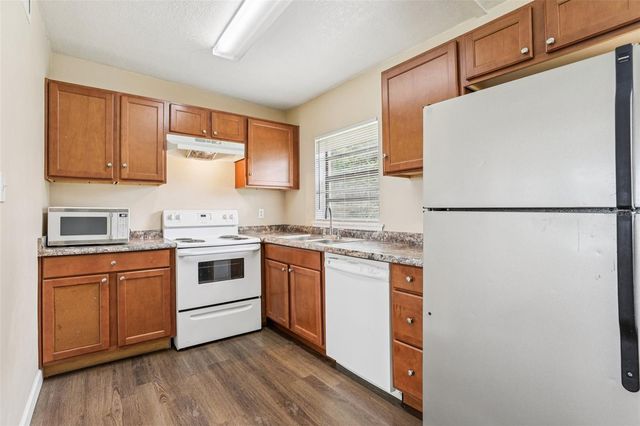 702 S SOLANDRA DRIVE, Orlando, FL 32807