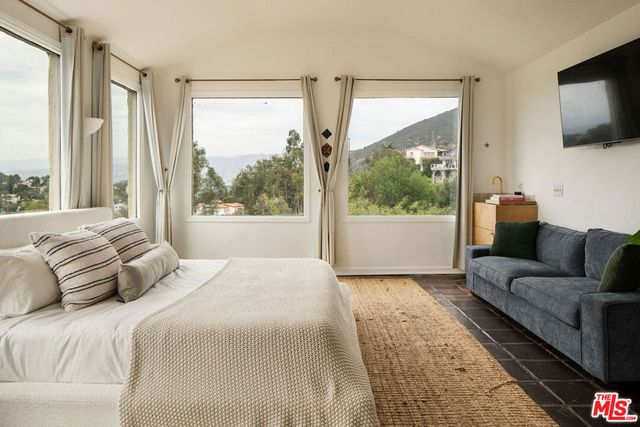 3346 N Knoll Drive, Los Angeles, CA 90068
