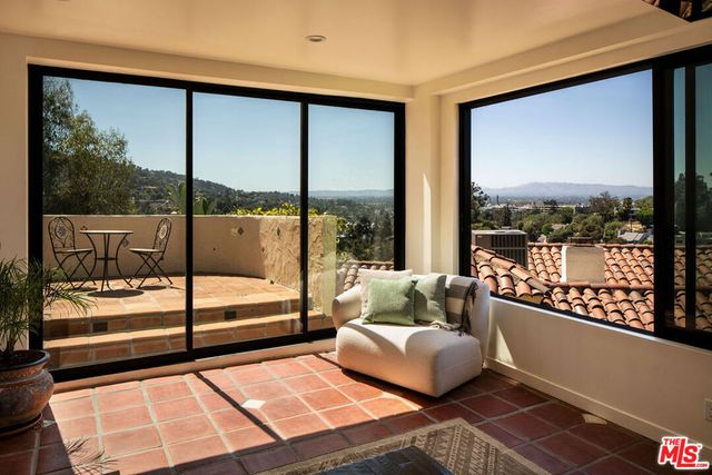 3346 N Knoll Drive, Los Angeles, CA 90068
