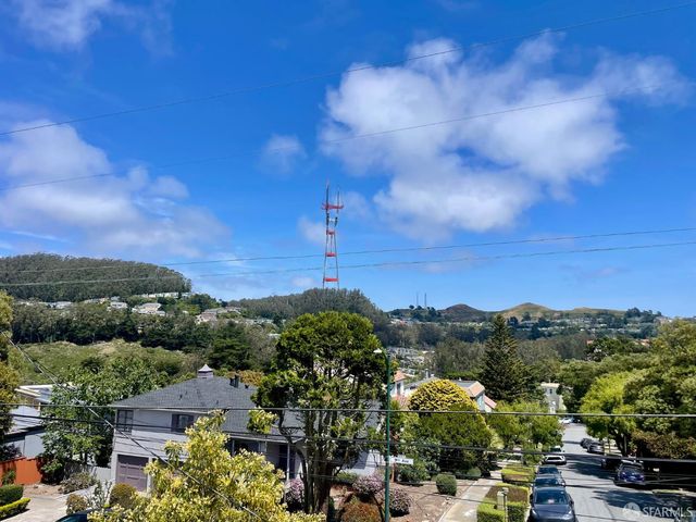 2031 9th Avenue, San Francisco, CA 94116