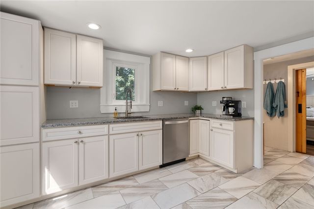 42 Pine Swamp Road, Cumberland, RI 02864