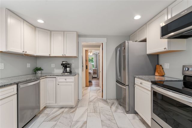 42 Pine Swamp Road, Cumberland, RI 02864