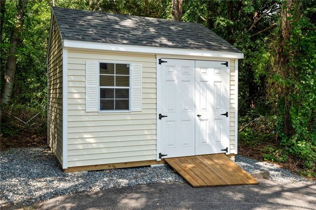 42 Pine Swamp Road, Cumberland, RI 02864