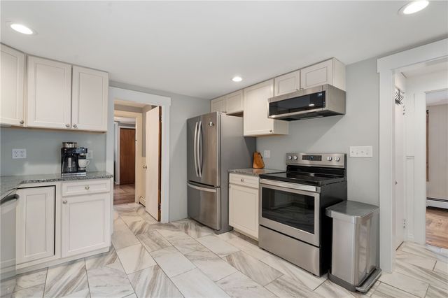 42 Pine Swamp Road, Cumberland, RI 02864