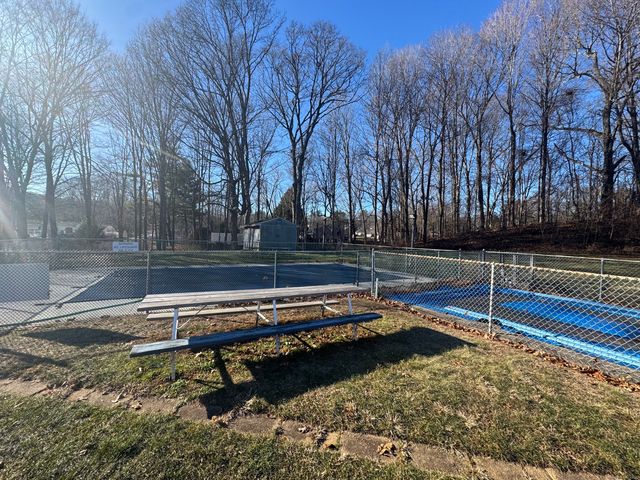 14 Woodridge Drive 14, Cheshire, CT 06410