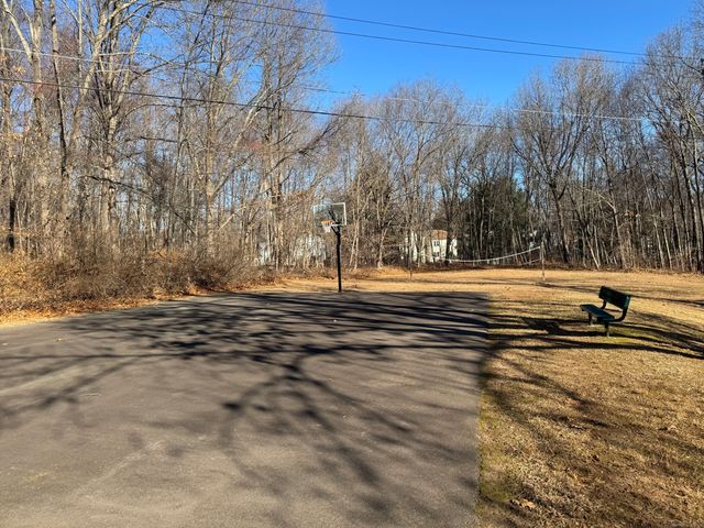 14 Woodridge Drive 14, Cheshire, CT 06410