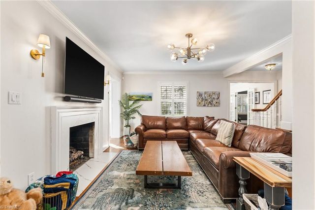 415 Carolina Circle, Winston-salem, NC 27104