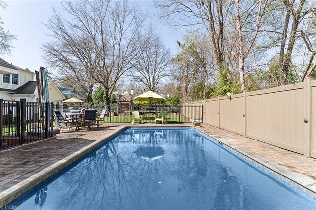 415 Carolina Circle, Winston-salem, NC 27104