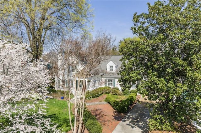 415 Carolina Circle, Winston-salem, NC 27104