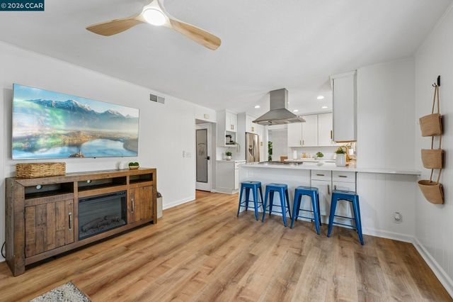 3730 Parkway Ct, Concord, CA 94519