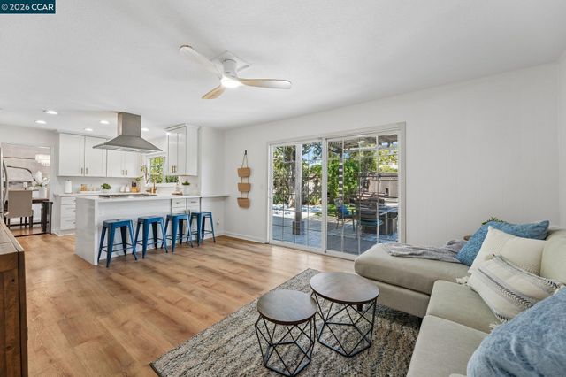 3730 Parkway Ct, Concord, CA 94519