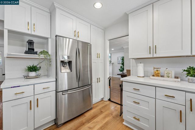3730 Parkway Ct, Concord, CA 94519