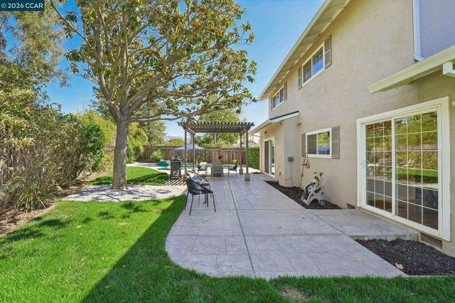 3730 Parkway Ct, Concord, CA 94519
