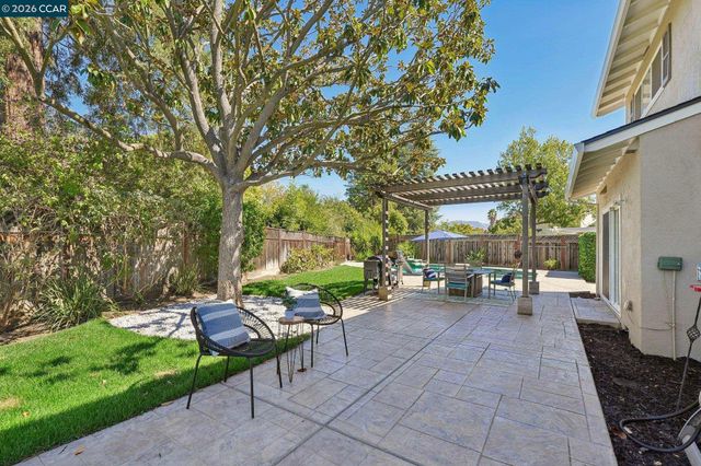 3730 Parkway Ct, Concord, CA 94519