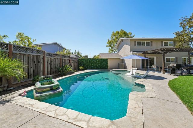 3730 Parkway Ct, Concord, CA 94519