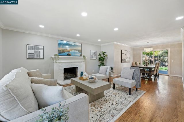 3730 Parkway Ct, Concord, CA 94519