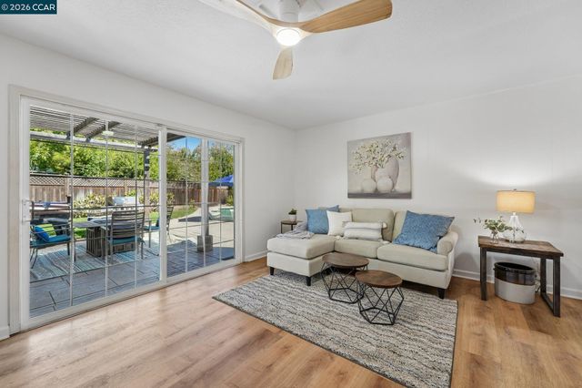 3730 Parkway Ct, Concord, CA 94519