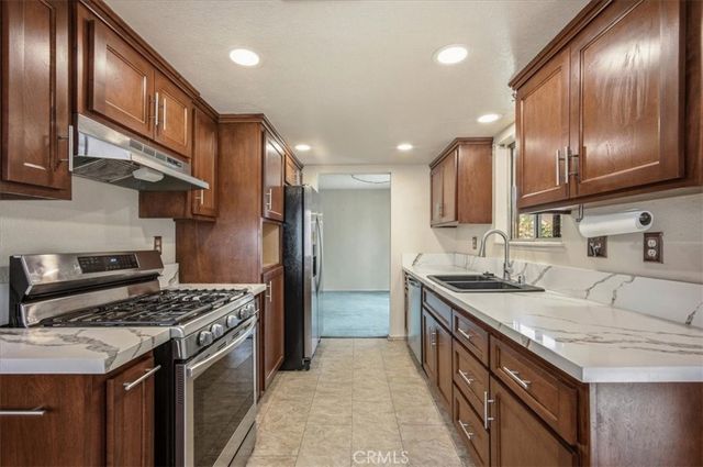 948 Manzanita, Bloomington, CA 92316