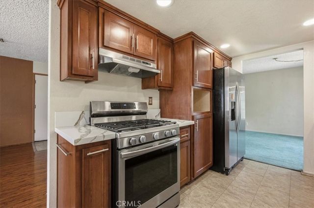 948 Manzanita, Bloomington, CA 92316