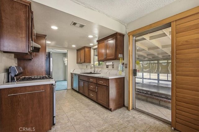 948 Manzanita, Bloomington, CA 92316