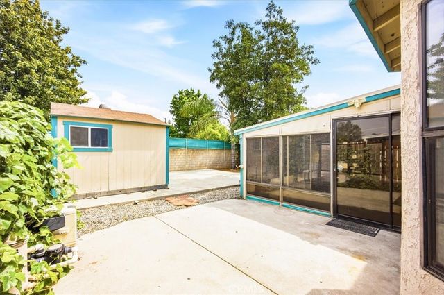 948 Manzanita, Bloomington, CA 92316