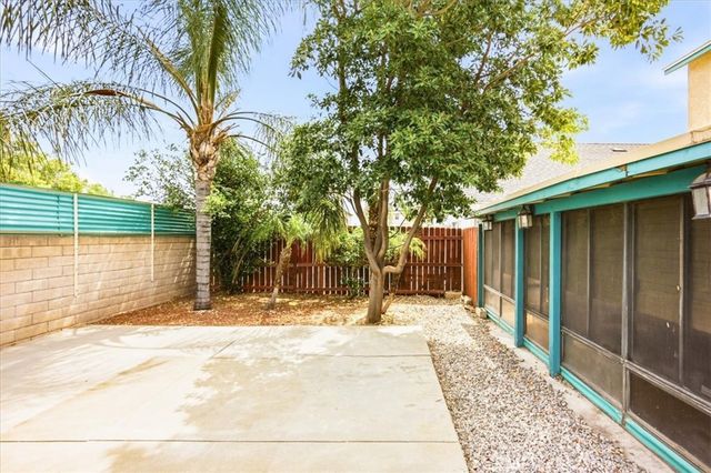 948 Manzanita, Bloomington, CA 92316
