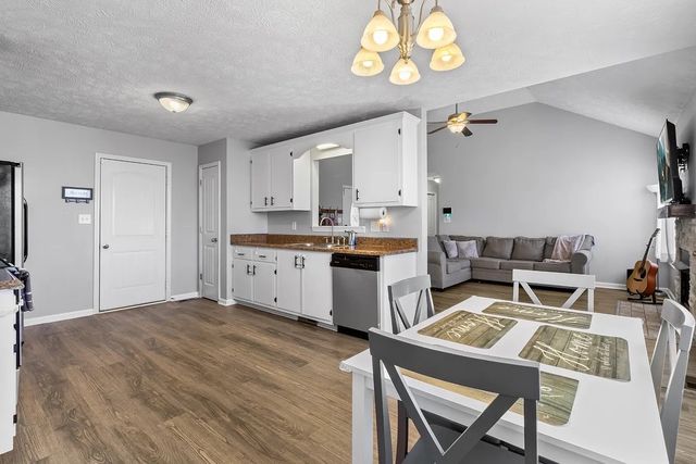 1355 Whitt Ln, Clarksville, TN 37042