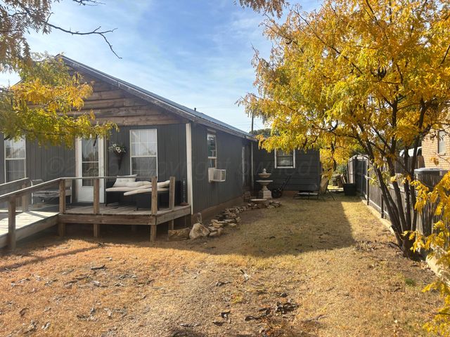 522 Allen Avenue, Stinnett, TX 79083