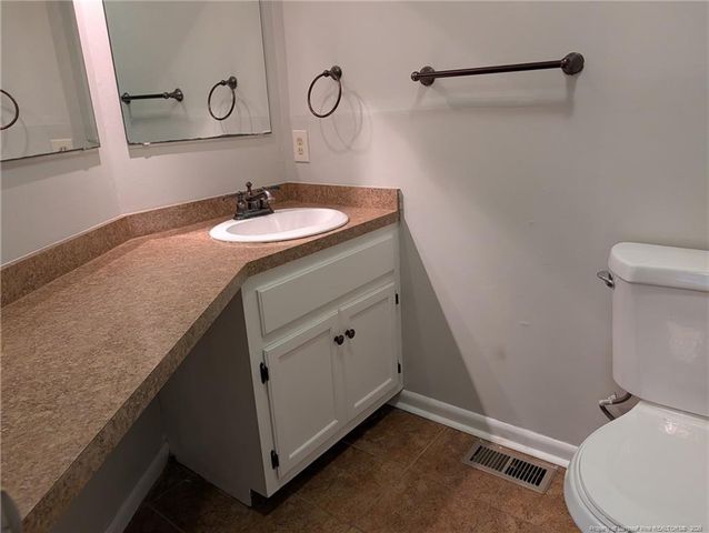 951 Creek Side Run, Fayetteville, NC 28303