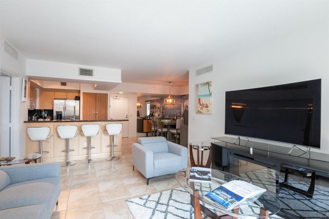403 S Sapodilla Avenue 207, West Palm Beach, FL 33401