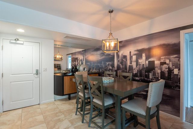 403 S Sapodilla Avenue 207, West Palm Beach, FL 33401