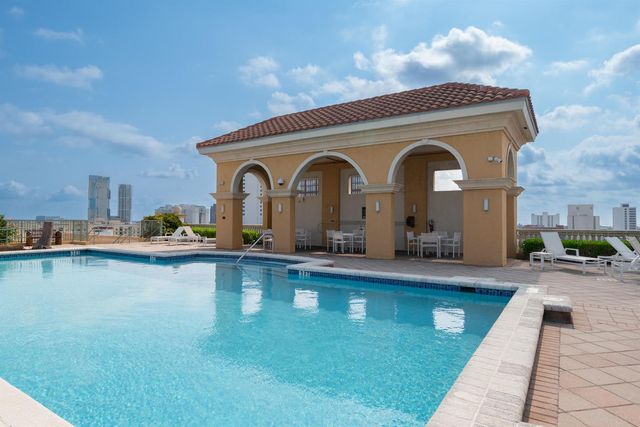 403 S Sapodilla Avenue 207, West Palm Beach, FL 33401