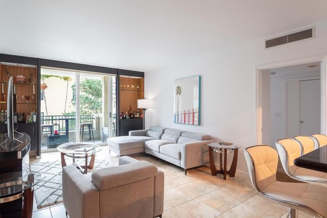 403 S Sapodilla Avenue 207, West Palm Beach, FL 33401