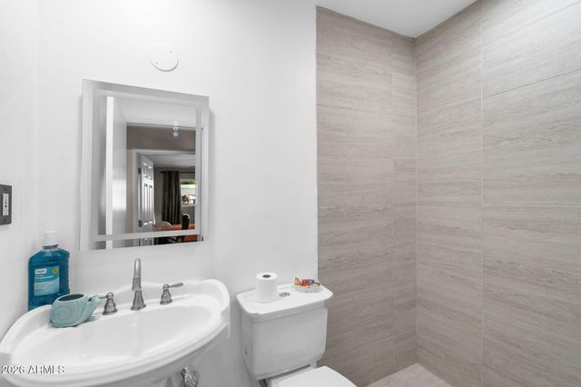 2827 W FOOTHILL Drive, Phoenix, AZ 85027