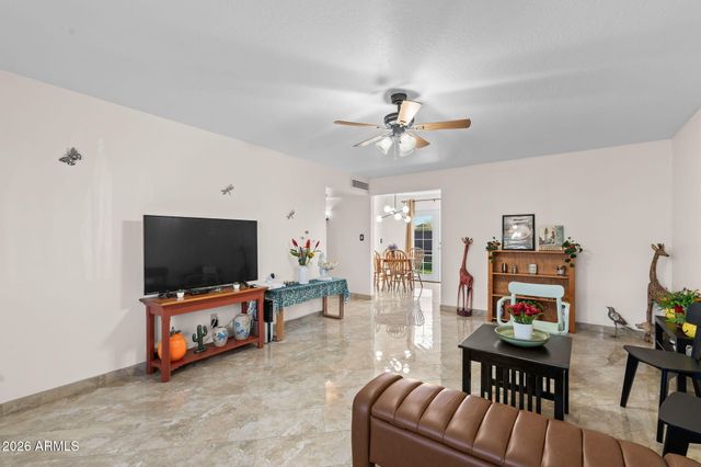 2827 W FOOTHILL Drive, Phoenix, AZ 85027