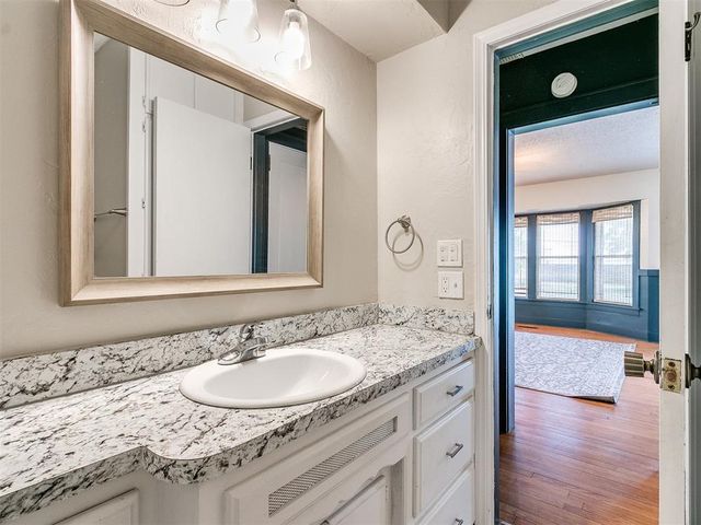 304 NW 2nd Street, Piedmont, OK 73078