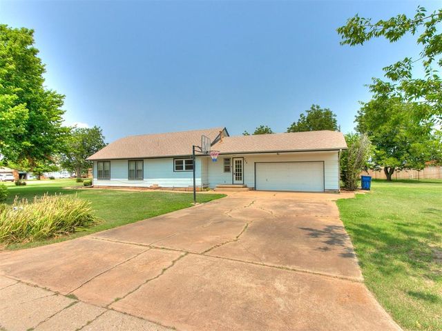 304 NW 2nd Street, Piedmont, OK 73078